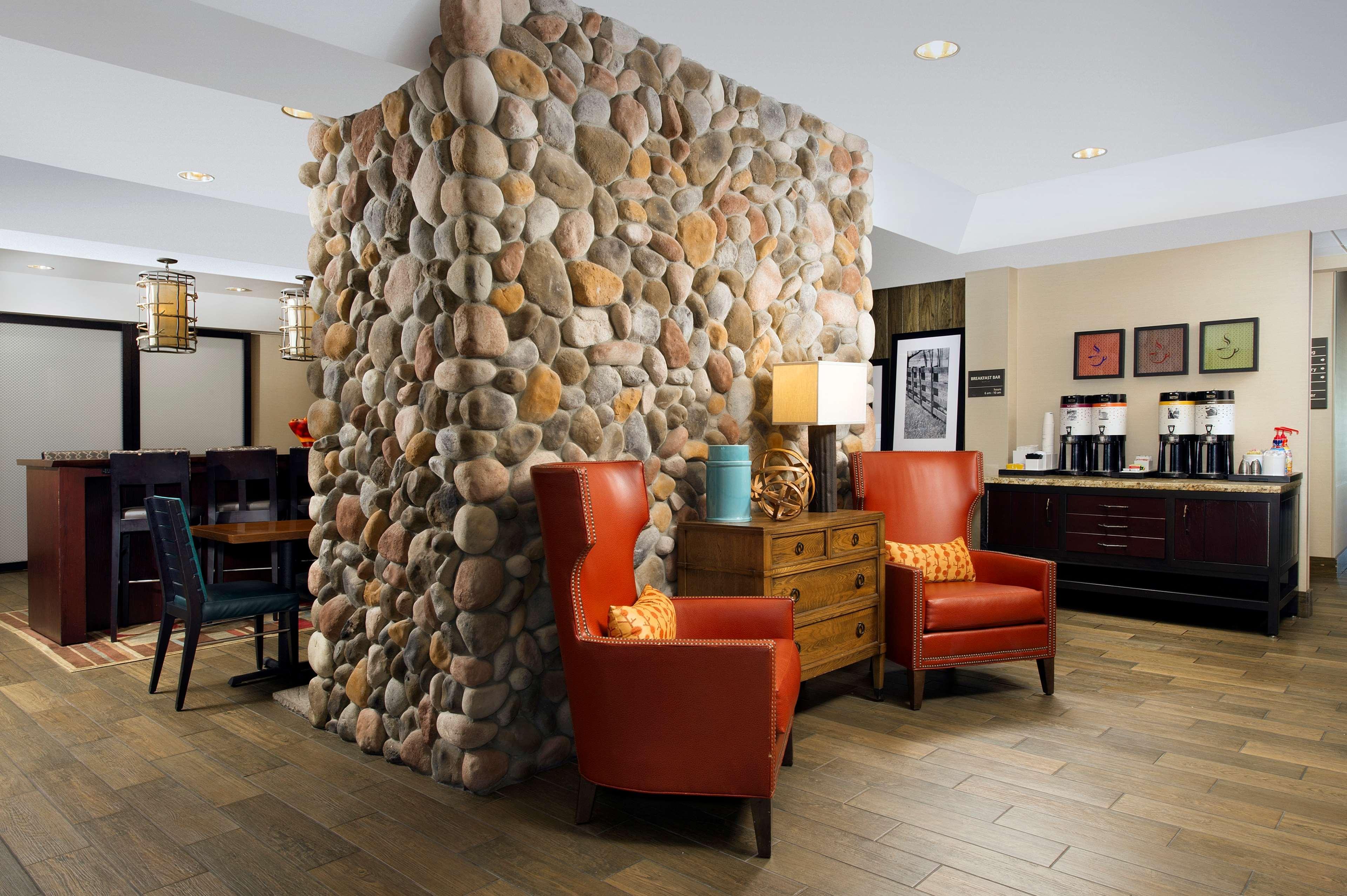 Hampton Inn Kansas City The Legends Interior foto
