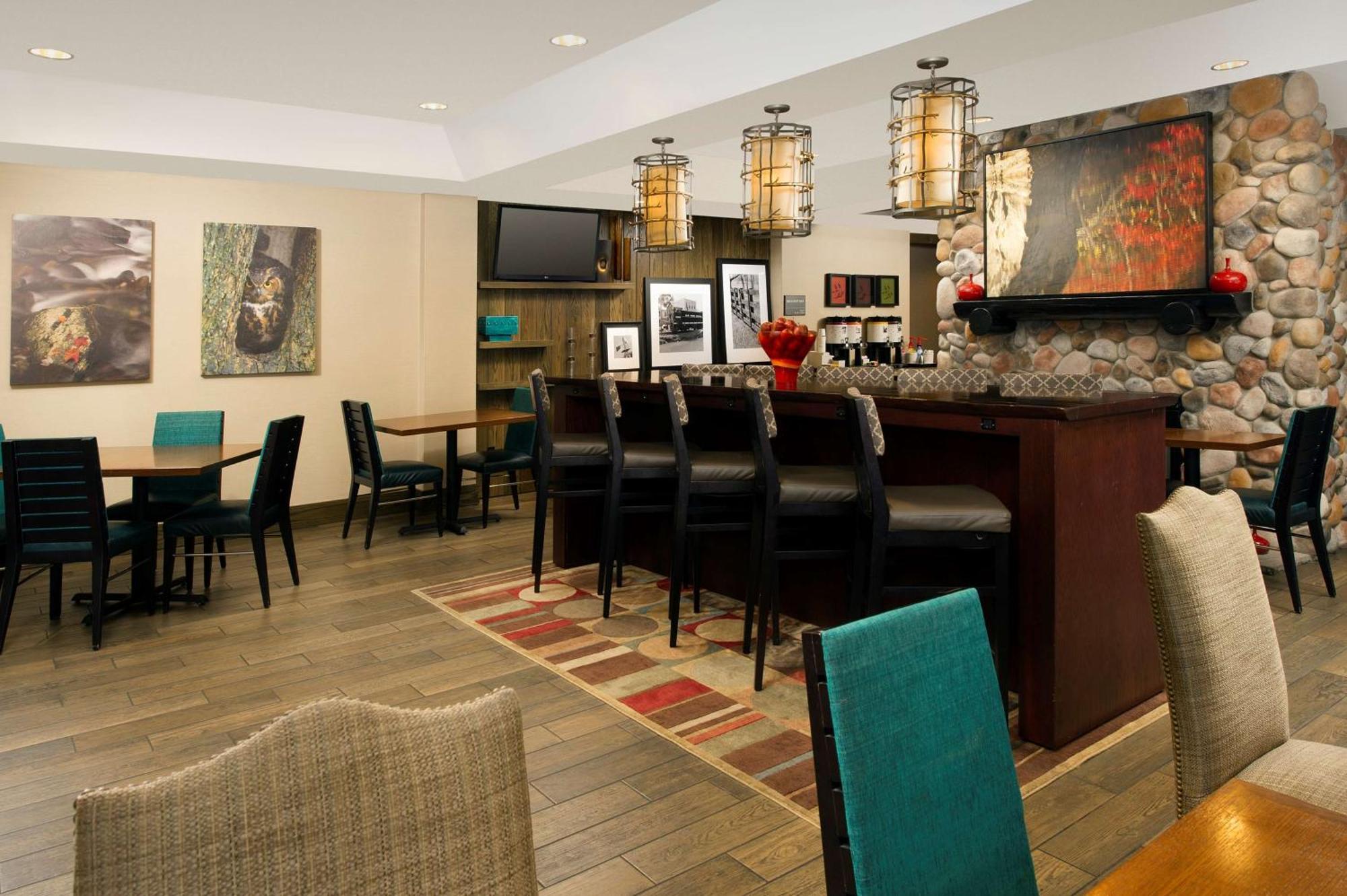 Hampton Inn Kansas City The Legends Exterior foto